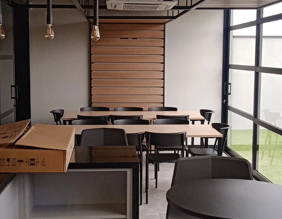 Ambiente corporativo moderno realizado pela VB Construções